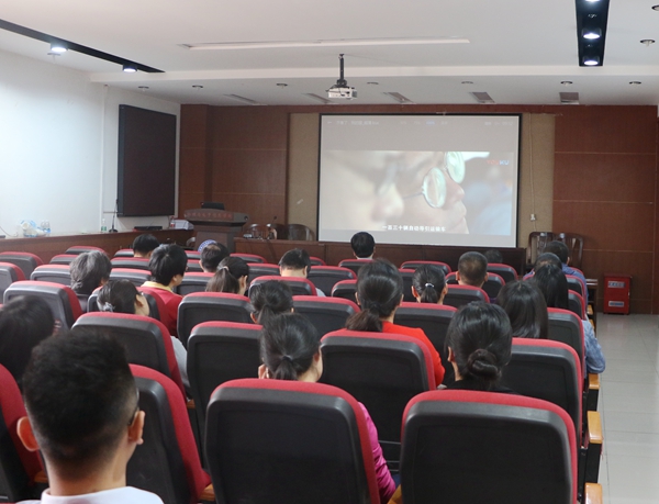 观看现场.jpg 观看现场.jpg