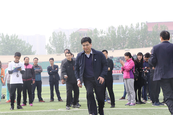 地掷球.jpg 地掷球.jpg